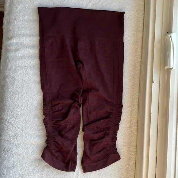 Lululemon Burgundy Leggings Size 4 - Picture 1 of 6